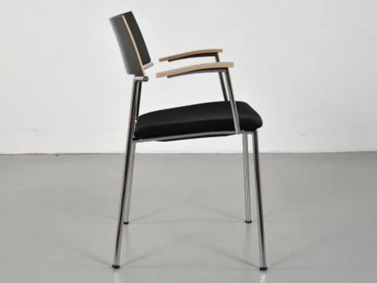 Billede 4 - Four design konference-/mødestol i sort, med armlæn
