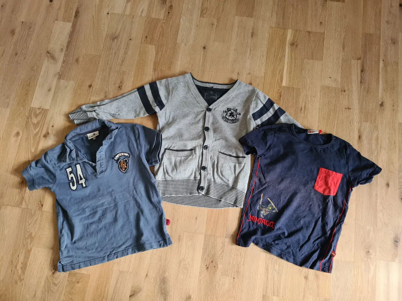 Billede 1 - T-shirt og cardigan