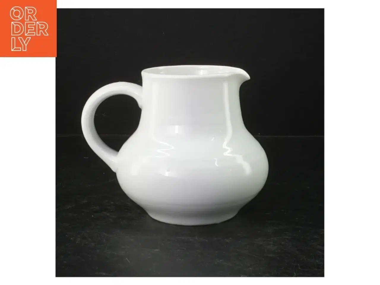 Billede 1 - Hvid kande i porcelæn fra B&G (str. 13 cm)