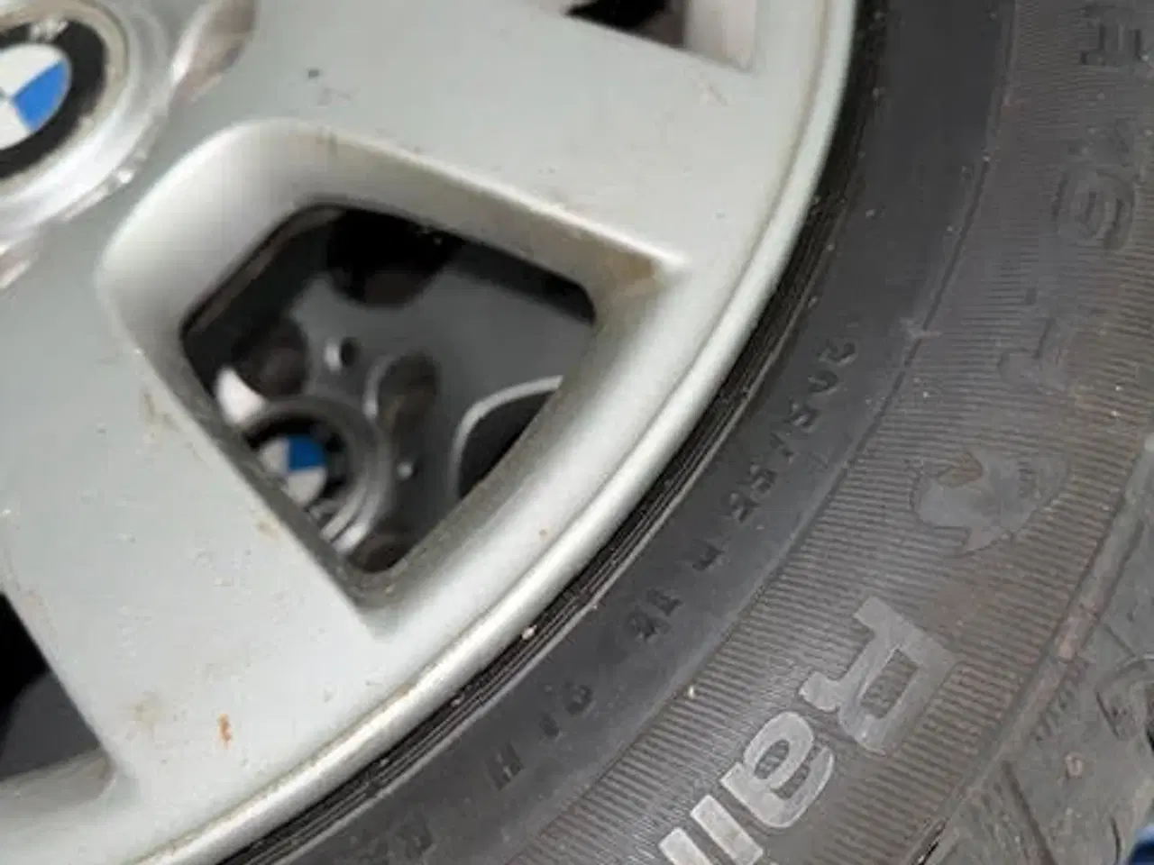 Billede 1 - Dæk på fælge sælges