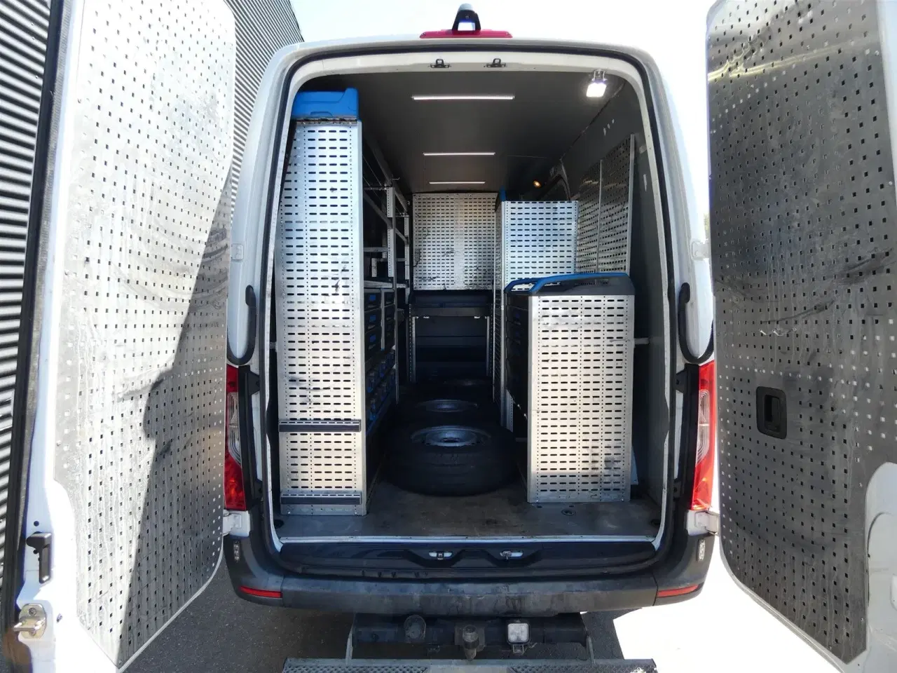 Billede 1 - Mercedes-Benz Sprinter 316 2,1 CDI A2 H2 RWD 7G-Tronic 163HK Van Aut.