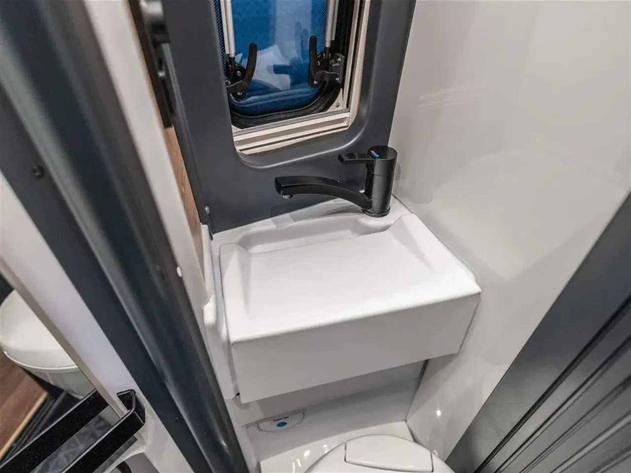 Billede 12 - 2026 - Knaus Boxlife 600 ME Platinum Selection   van under 6 meter med langsgående seng