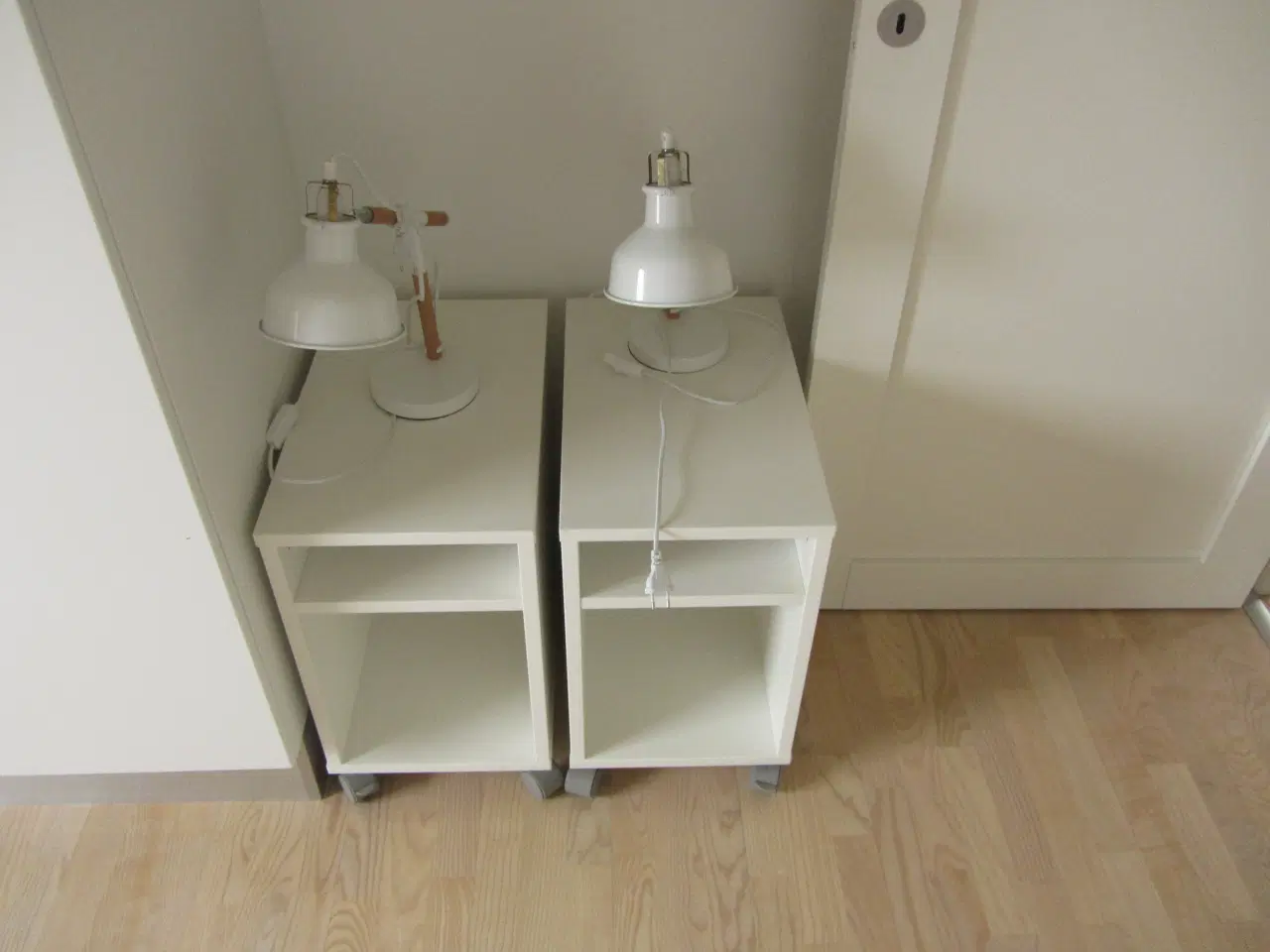Billede 1 - 2 stk bord lamper.