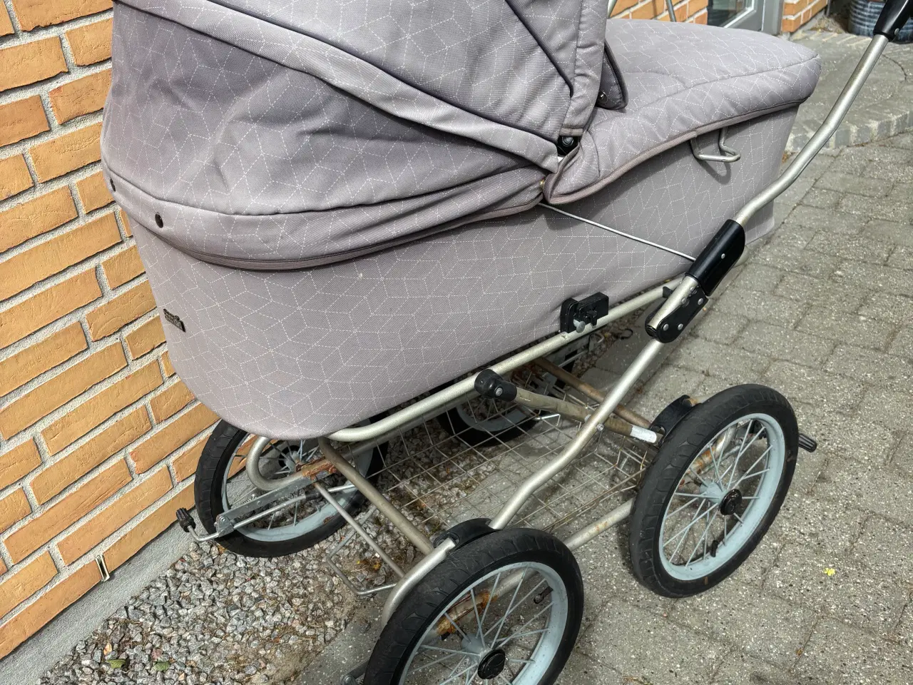 Billede 11 - Barnevogn med lift