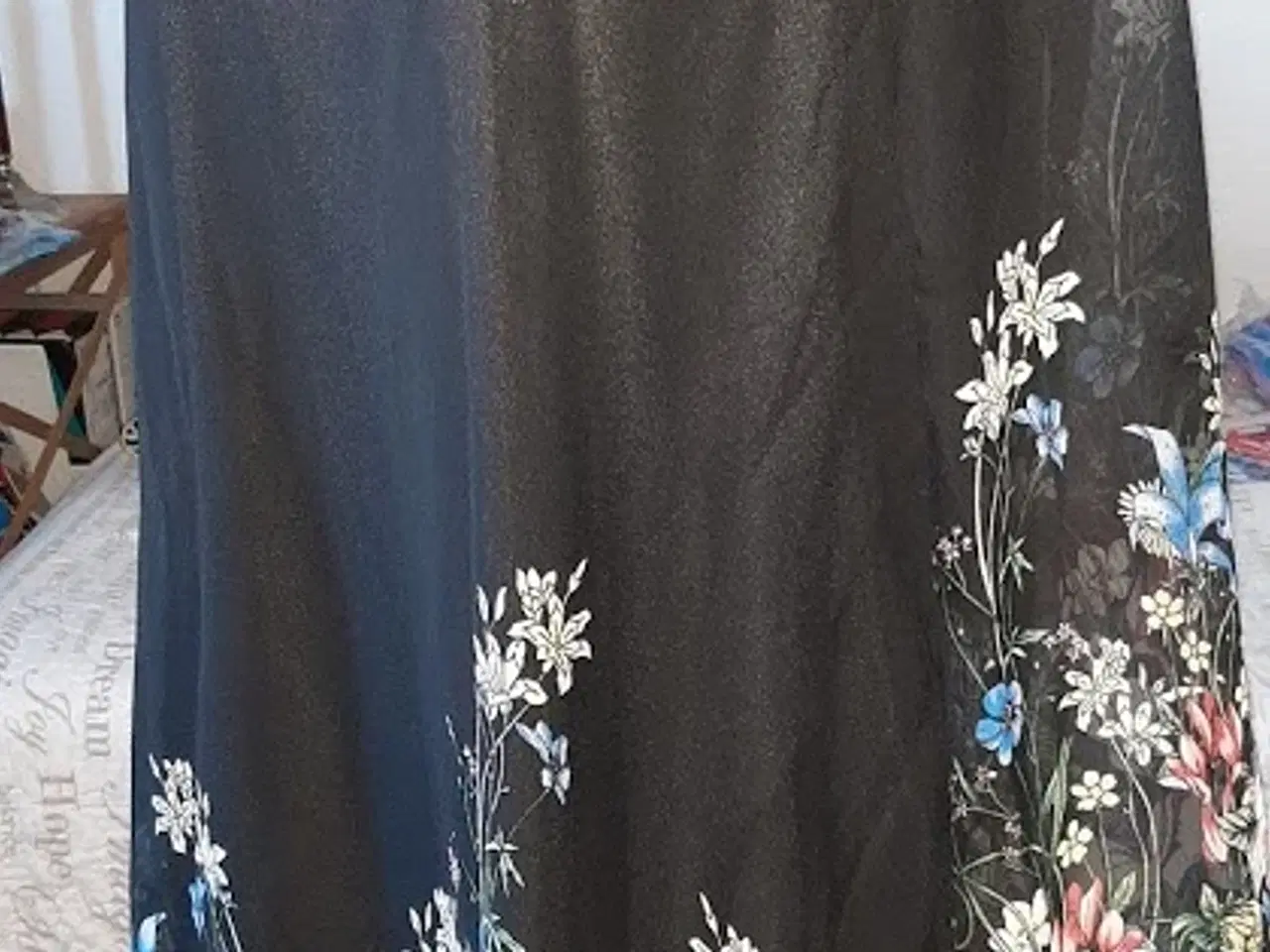 Billede 1 - Tunika kjole i chiffon, med blomster print/str: XL