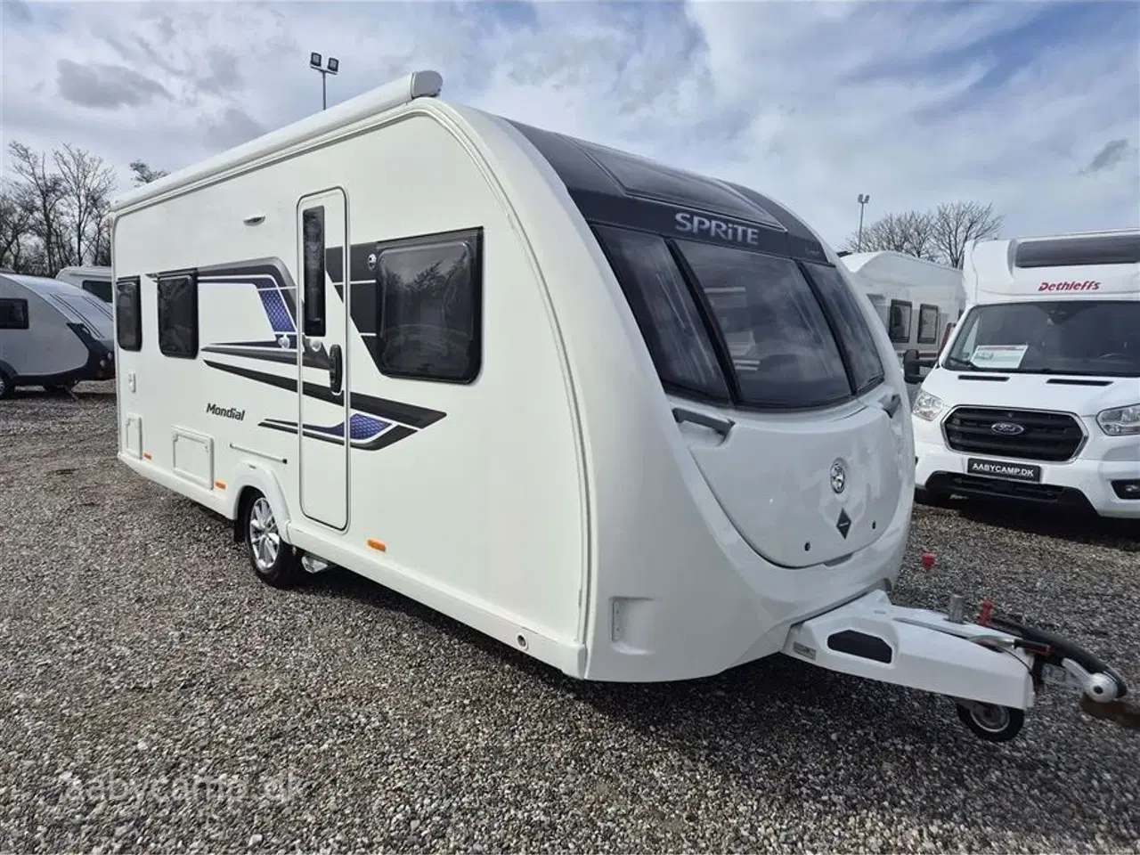 Billede 1 - 2022 - Sprite Mondial 490 Enkelt senge. markise. Isabella Capri fortelt. Mover. Batteri. gasalarm. cykelstativ.