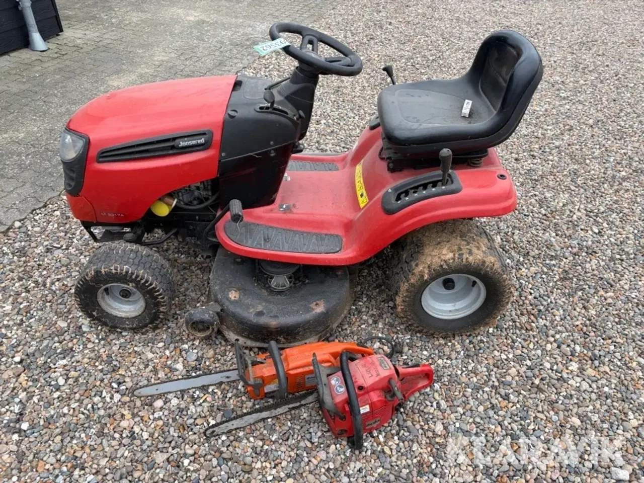Billede 2 - Havetraktor og save Jonsered LT2317A