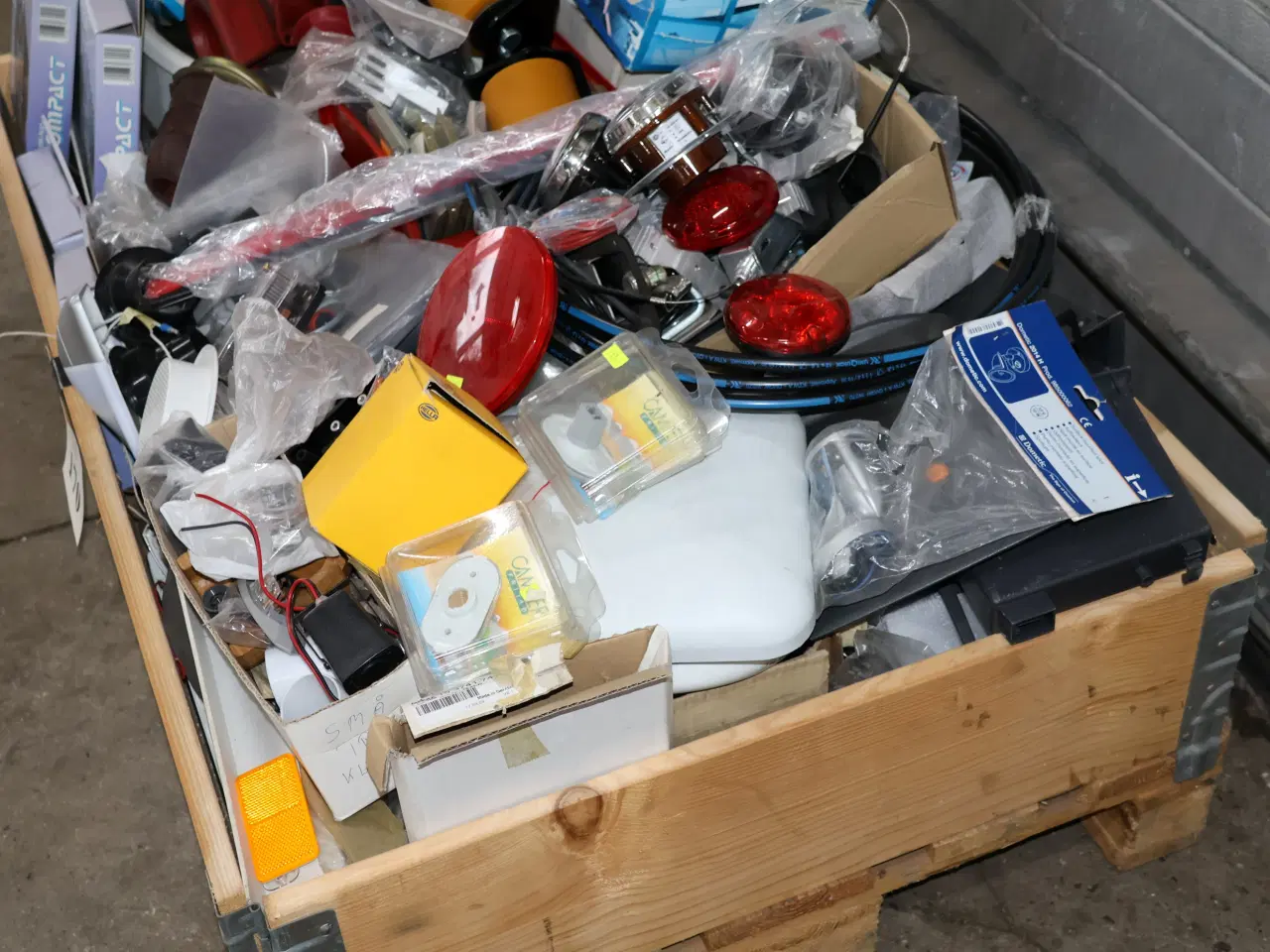 Billede 3 - Palle med diverse blandede reservedele m.m. 