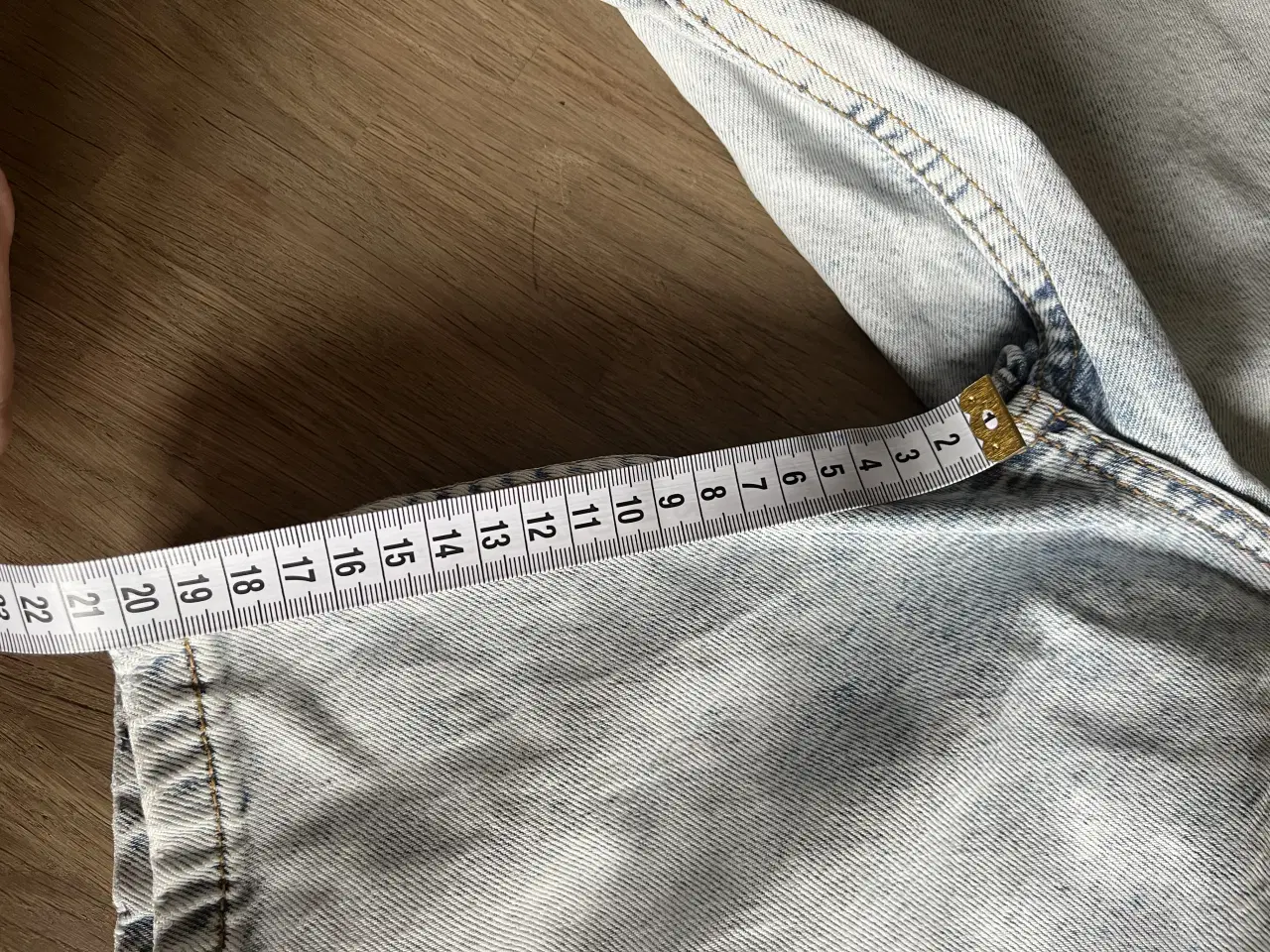 Billede 6 - Lyse denim shorts str. 158