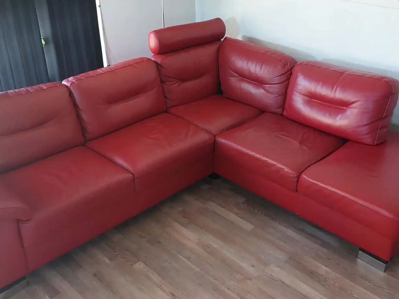 Billede 2 - Sofa i rød læder 