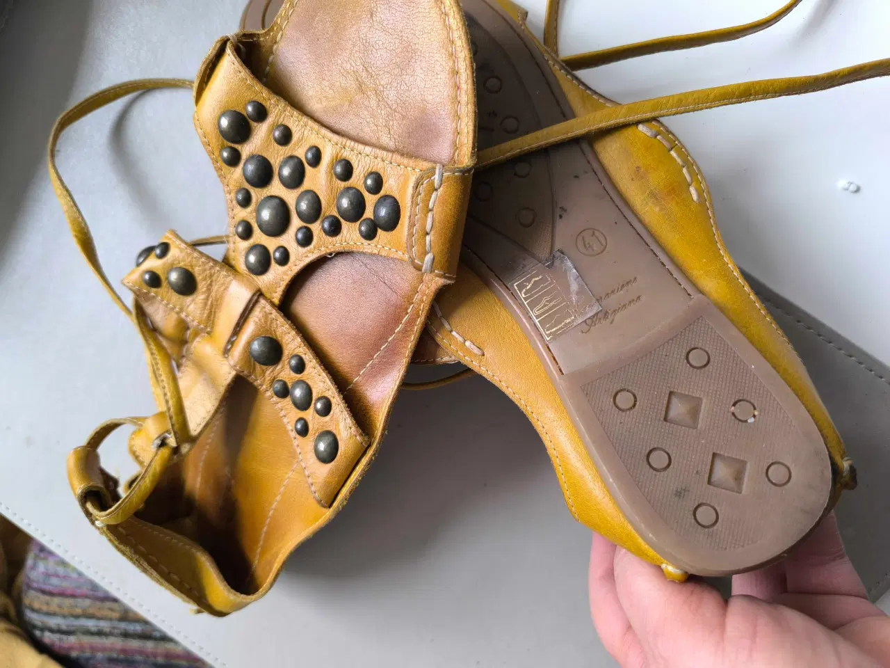 Billede 4 - 2 par sandaler meget flotte