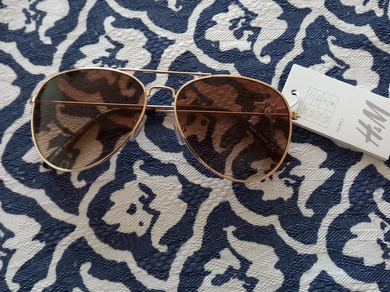 Billede 3 - Solbriller fra H & M
