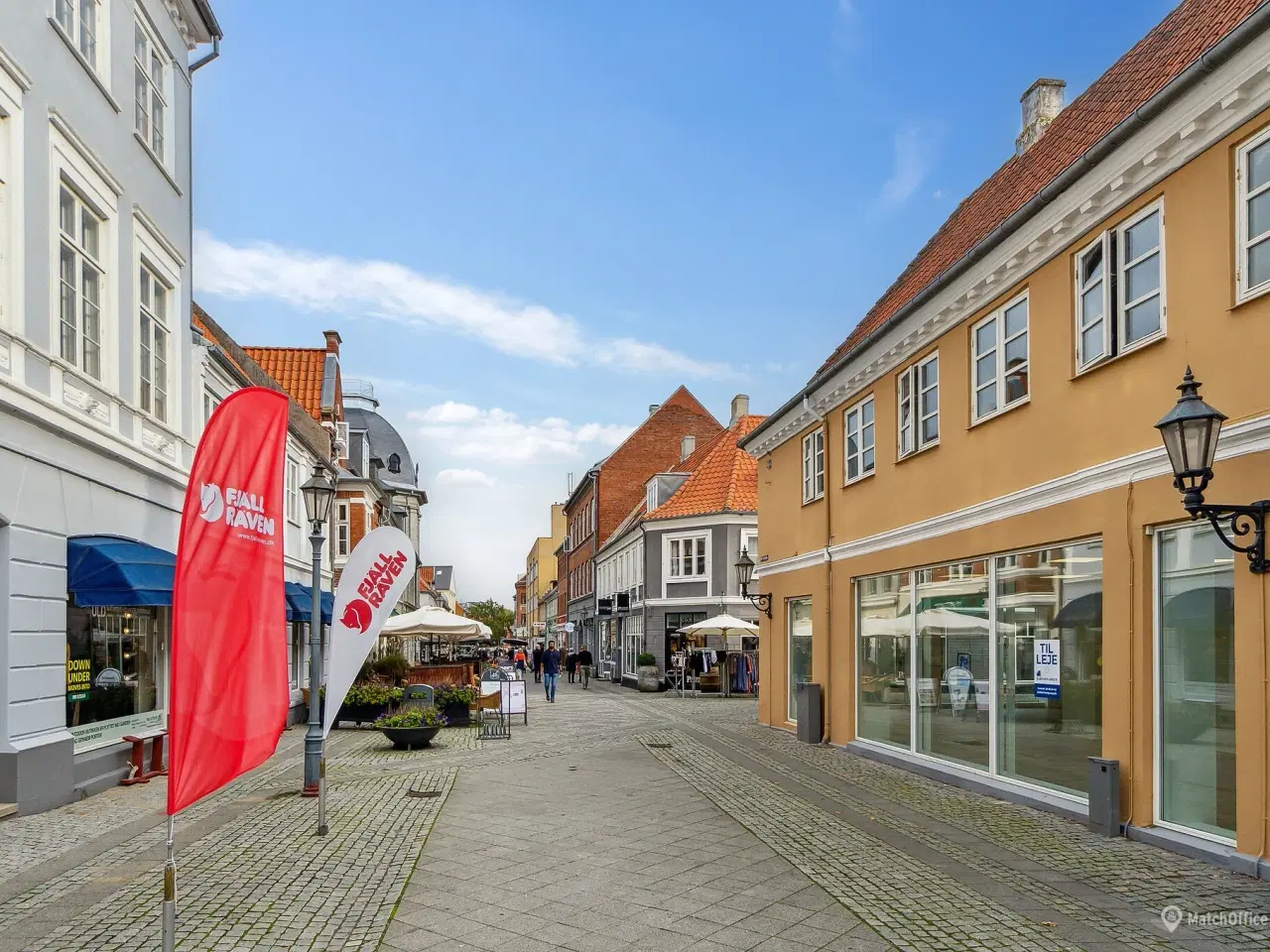 Billede 7 - Hjørnebutik på gågaden i Nyborg. Mindre butik og stor facade.