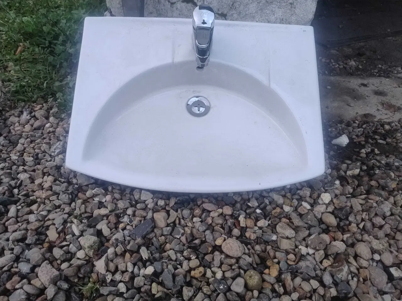 Billede 1 - Brugbar hvid porcelæn håndvask