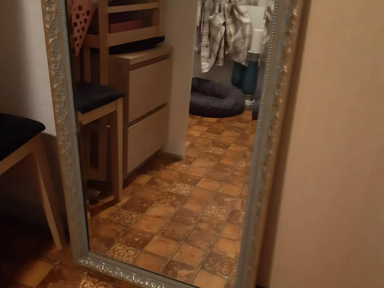 Billede 1 - Spejl med flot ramme 