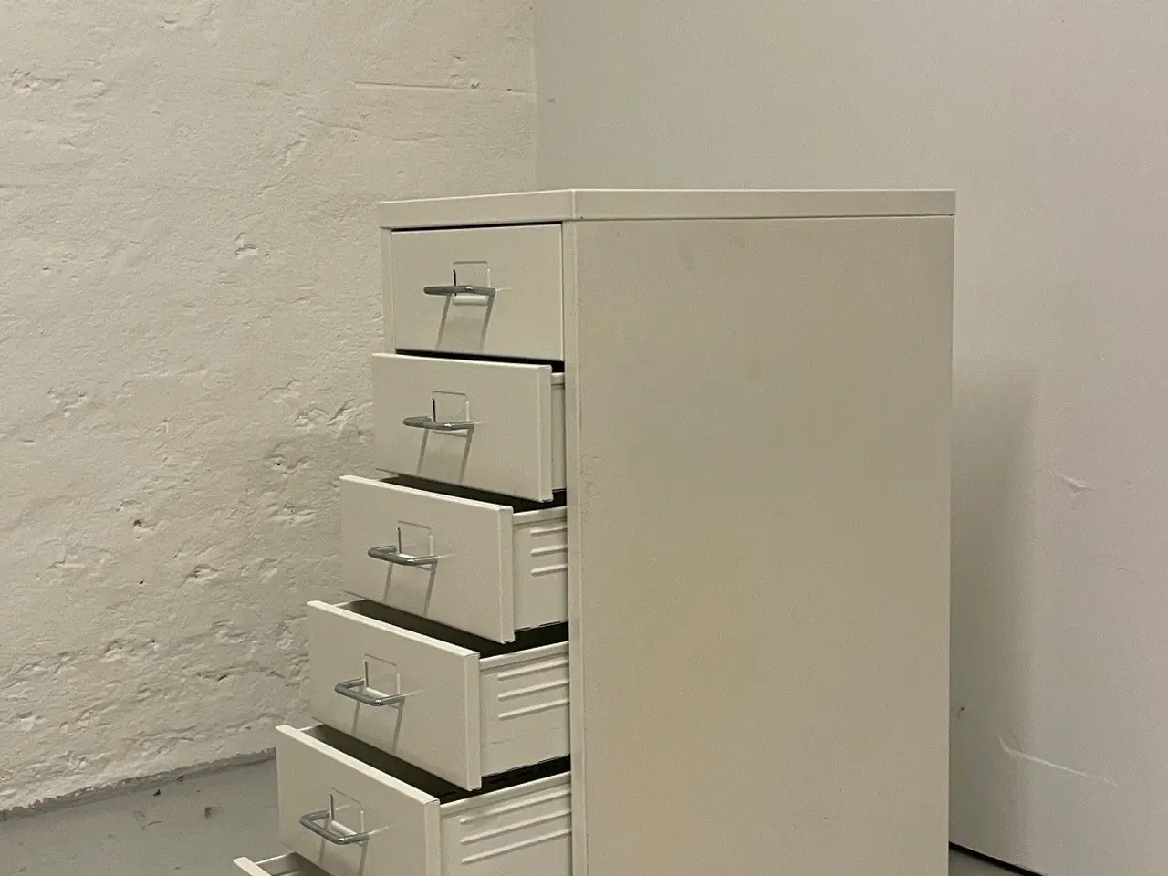 Billede 3 - Sidebord: Ikea Helmer