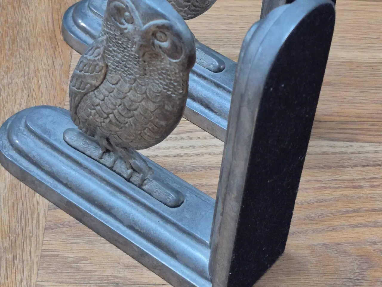 Billede 4 - Bogstøtte i metal. Kom med bud