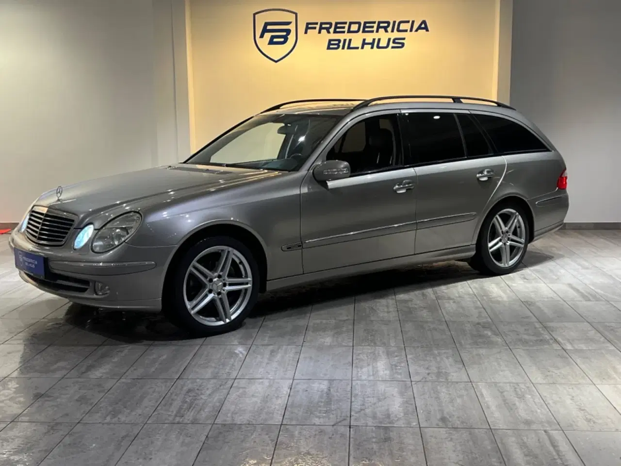 Billede 1 - Mercedes E240 2,6 Avantgarde stc. aut.