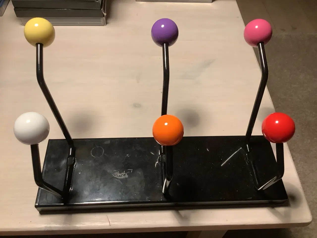 Billede 1 - Sort knagerække 