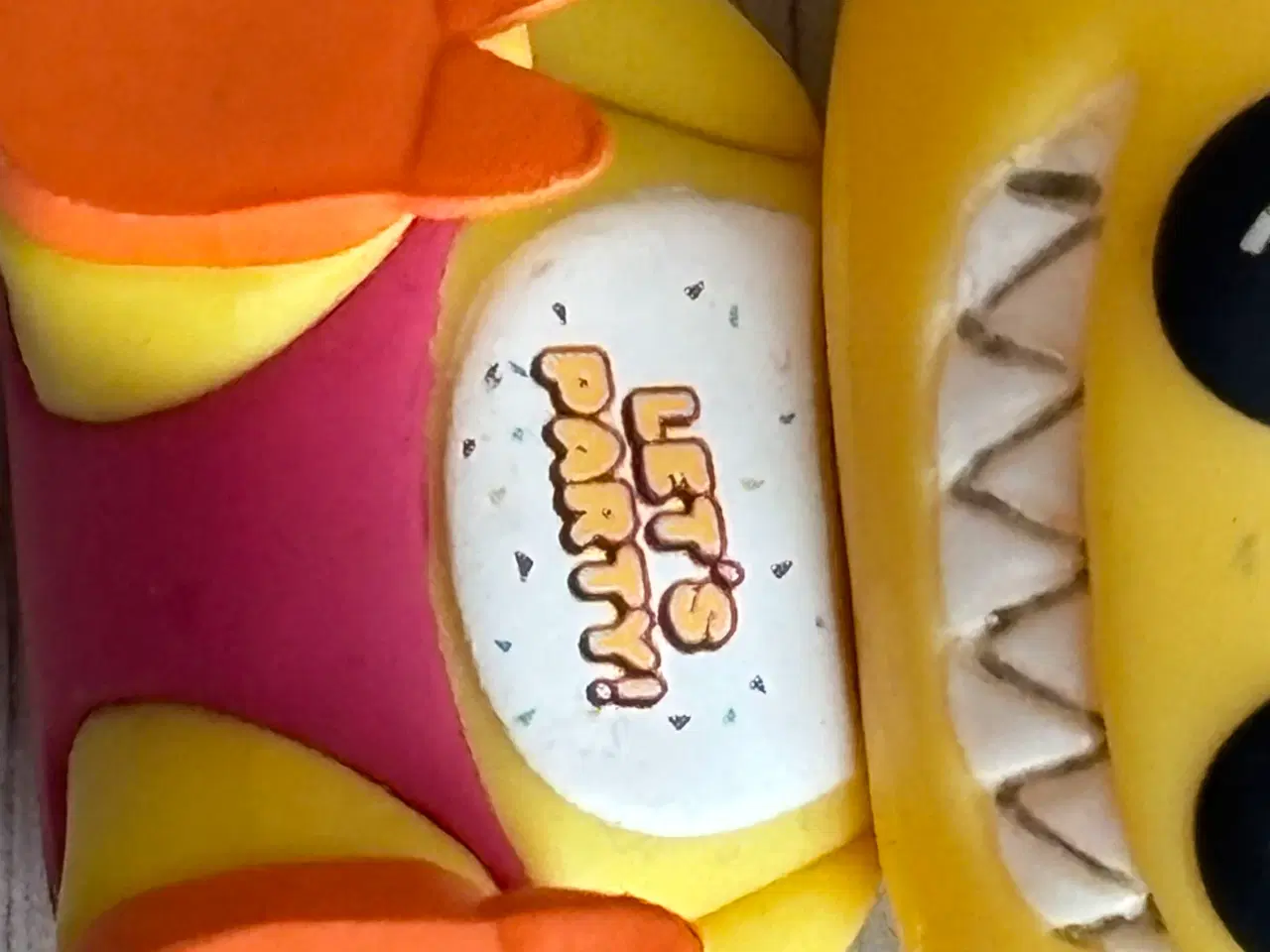 Billede 4 - Five Nights at Freddy’s Chica figur – gul