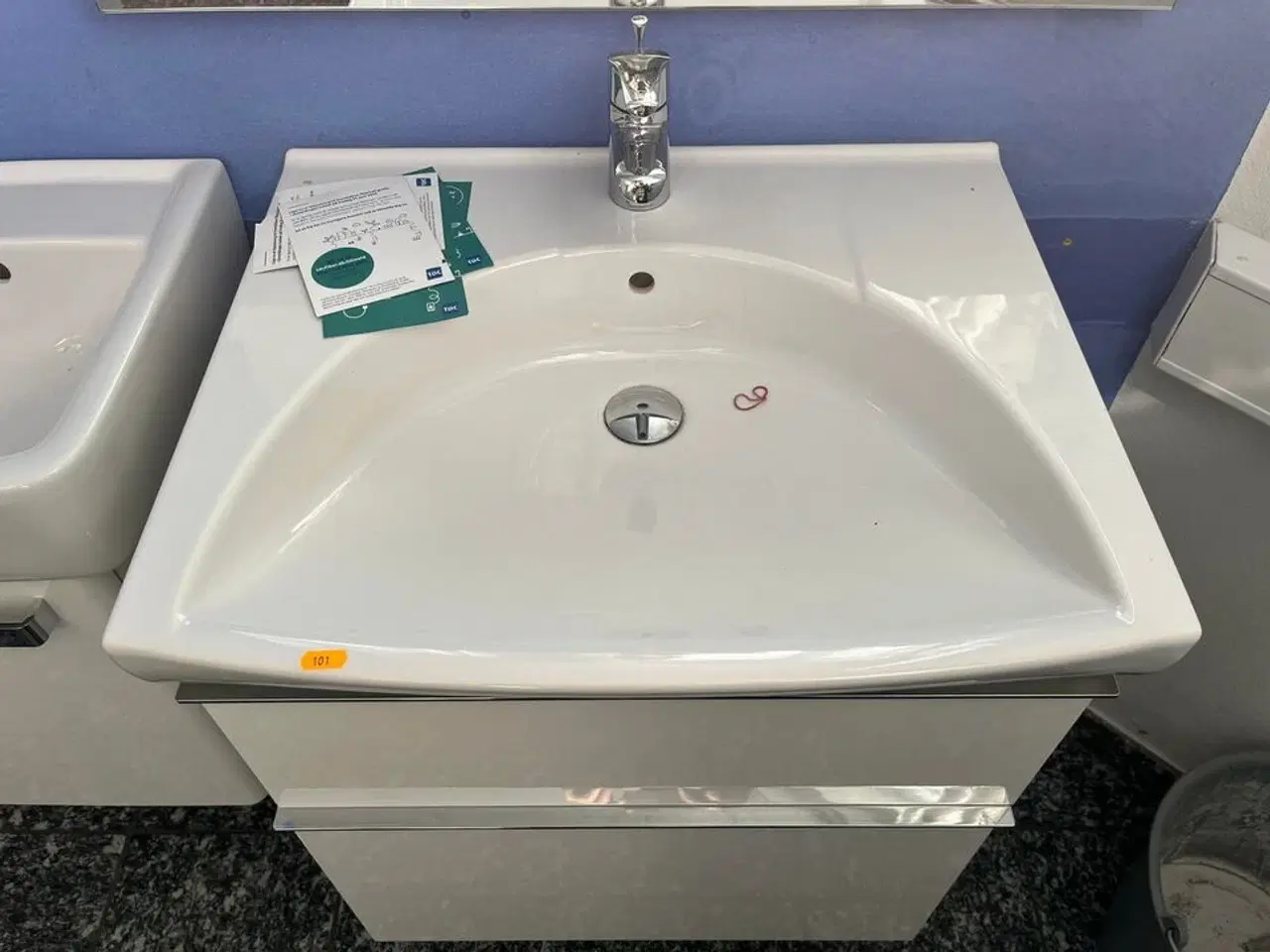 Billede 3 - Vask med skab, udstillingsmodel