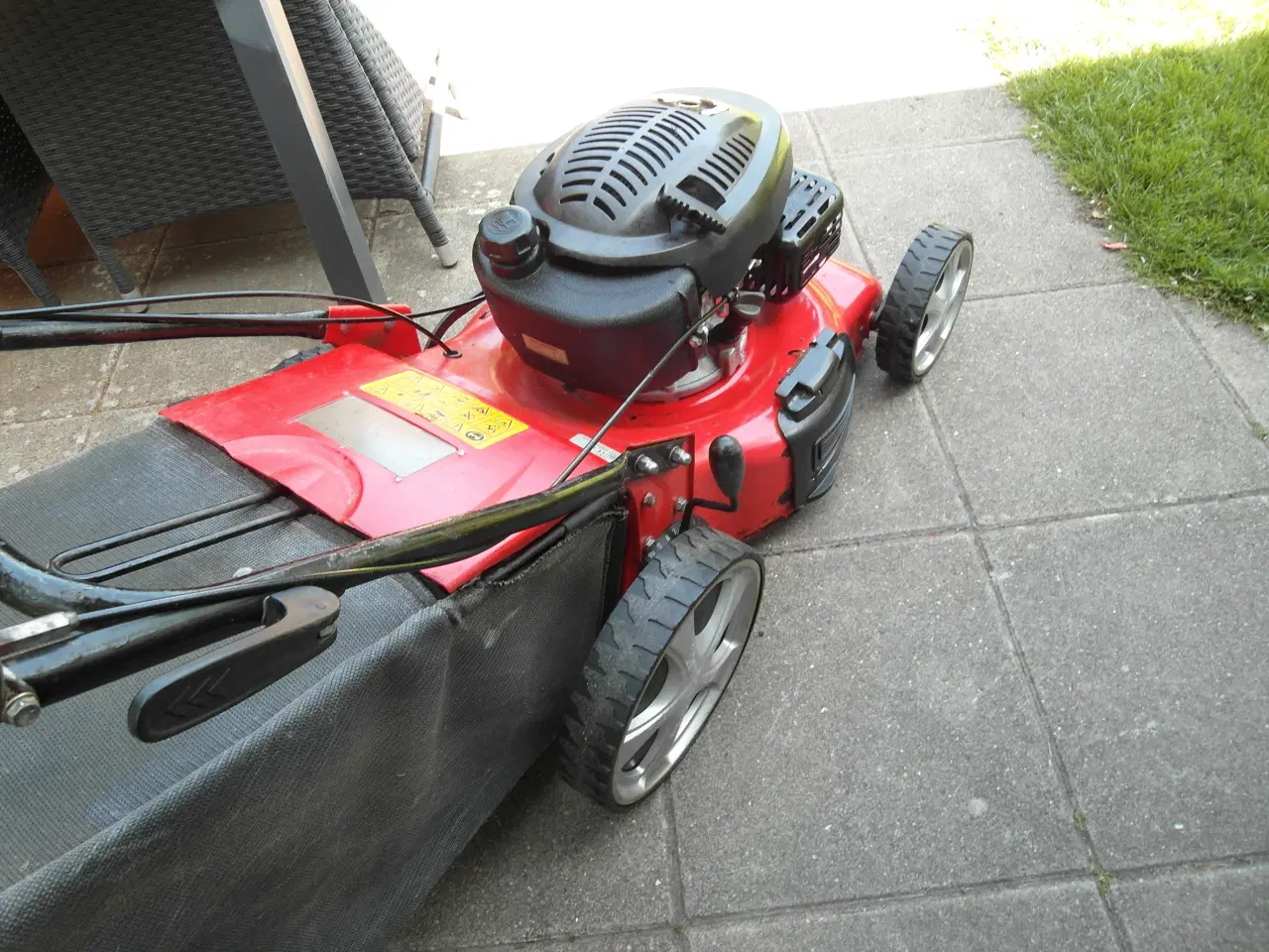 Billede 2 - Plæneklipper Hurricane med opsamler.