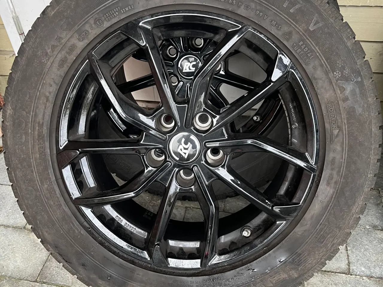 Billede 3 - Vinterdæk sorte alufælge 215/65R17