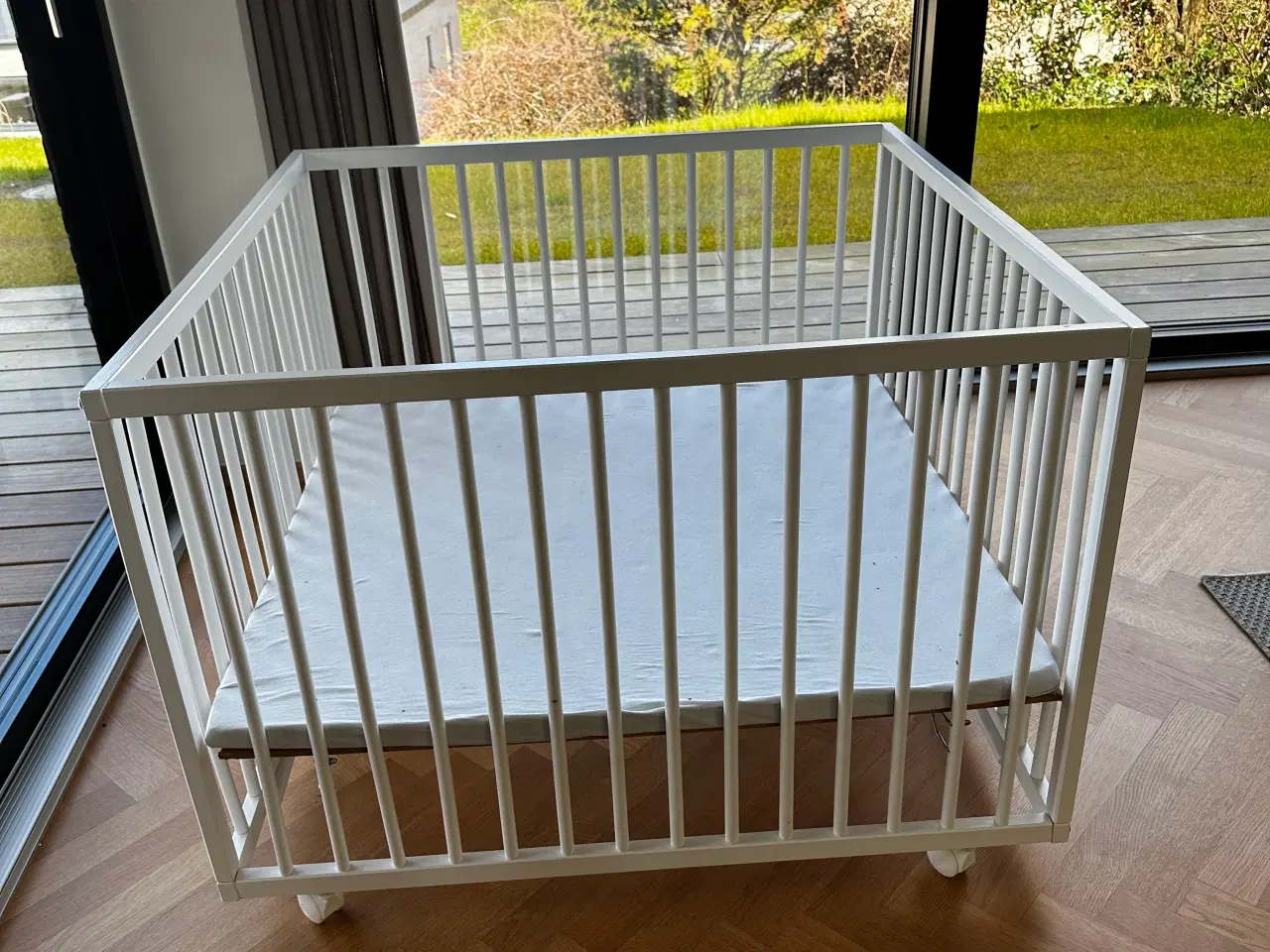 Billede 1 - Babydan kravlegård i hvid