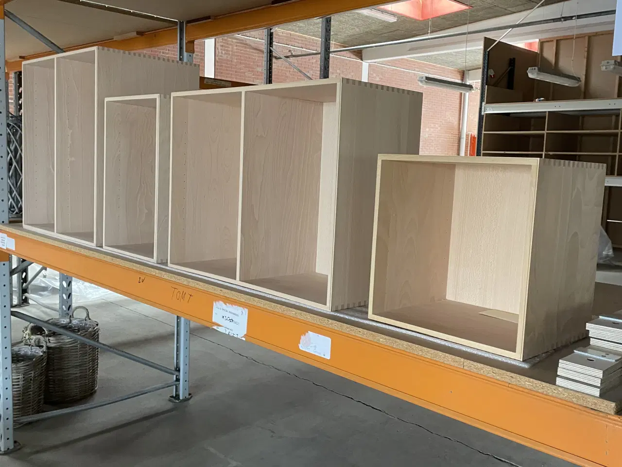 Billede 7 - Køb de sidste møbler samlet