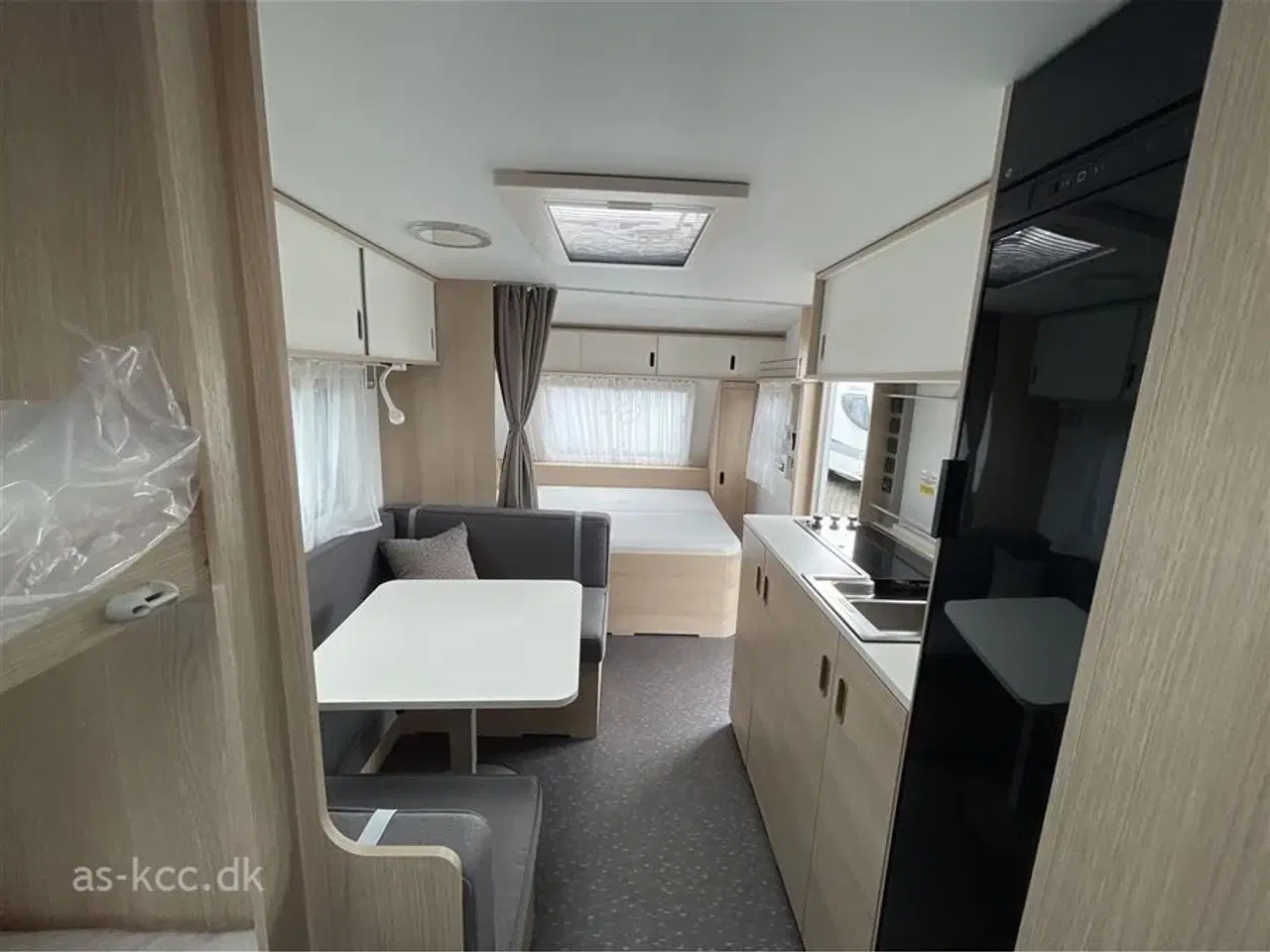 Billede 12 - 2023 - Adria Aviva 563 PT 3 køjer Adria Aviva 563 PT årg. 2023 med 7 sovepladser, 4 siddepladser, køjevogn med 3 køjer.