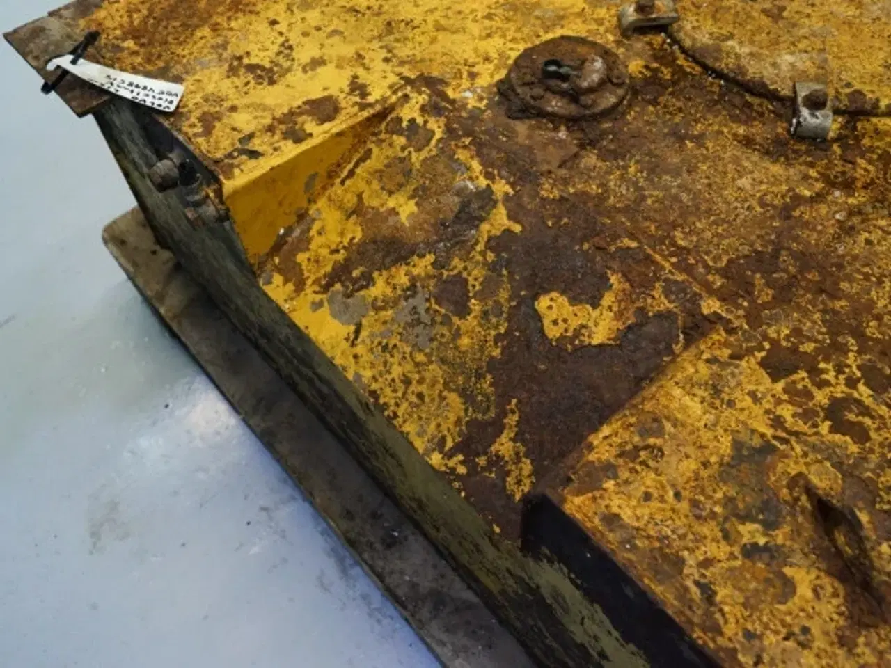 Billede 19 - Volvo L120 Dieseltank VOE4898515