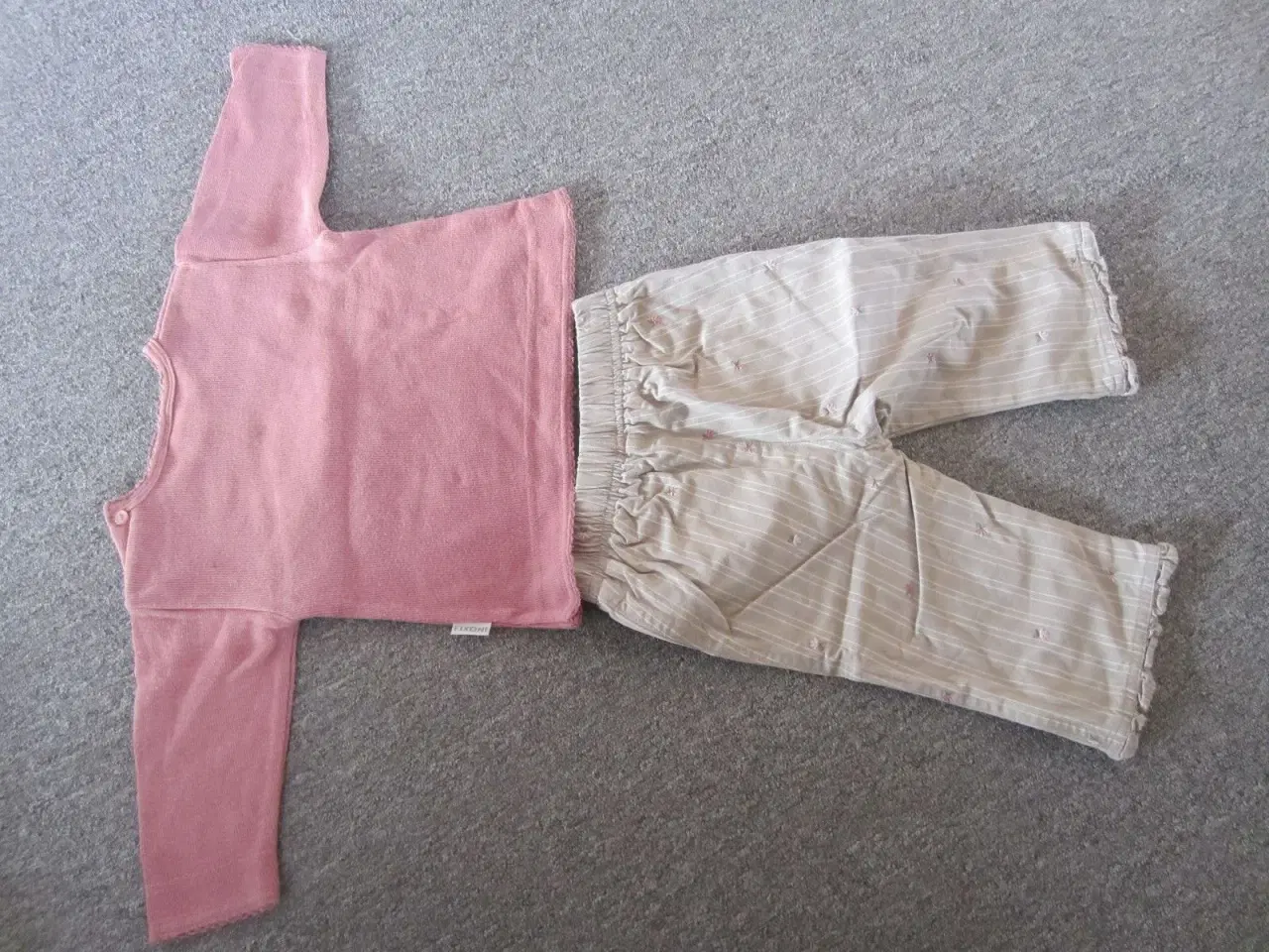 Billede 3 - Fixoni bukser og bluse til pige str. 74