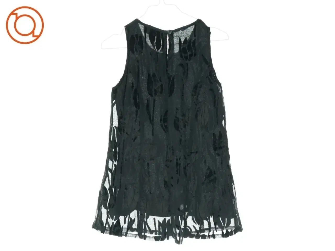 Billede 1 - kort kjole med tylsblondwr (str. 110 cm)