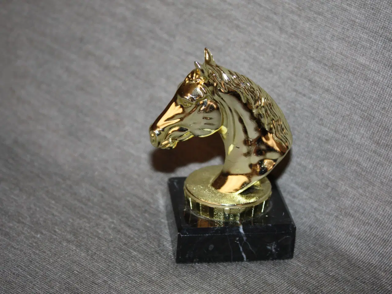 Billede 1 - Figur / brevpresser hest højde 10 cm