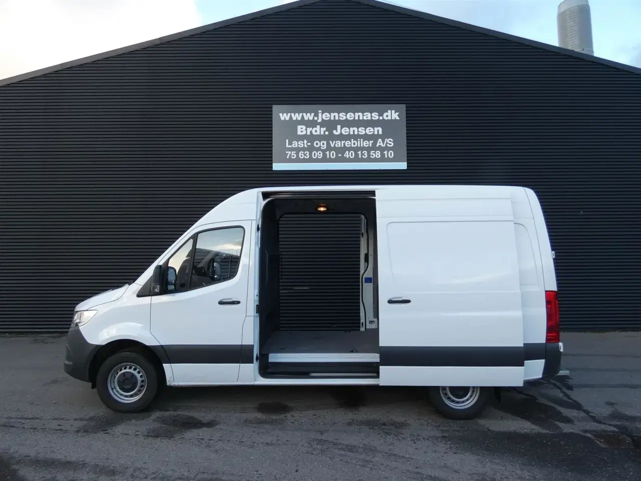 Billede 1 - Mercedes-Benz Sprinter 317 2,0 CDI A2 H2 RWD 9G-Tronic 170HK Van Aut.