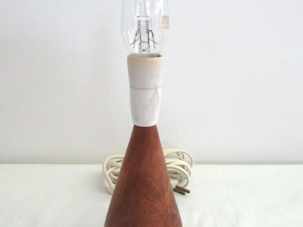 Billede 1 - Bordlampe i teak, vintage