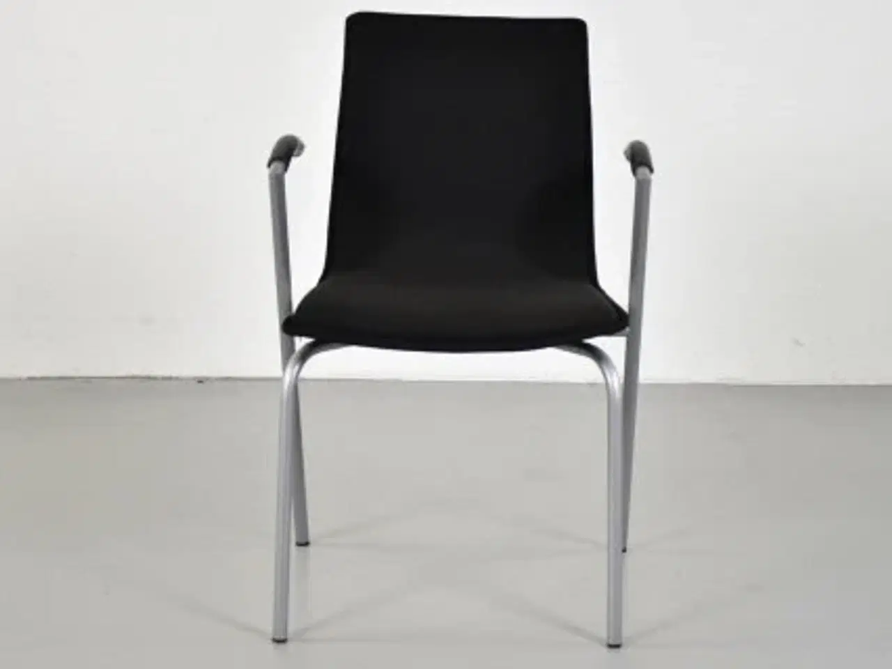 Billede 1 - Four design g2 konferencestol med sort polster og stel i mat stål