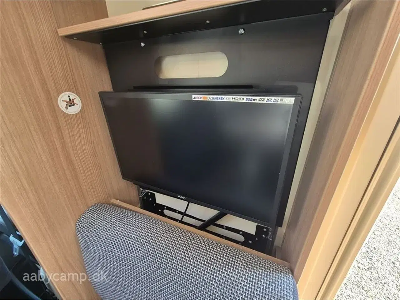 Billede 10 - 2016 - Knaus Sky I 650   Markise. solceller. lithium batteri. luftundervogn på bagaksel. Elektrisk indgangstrin. undervognsbehandlet.