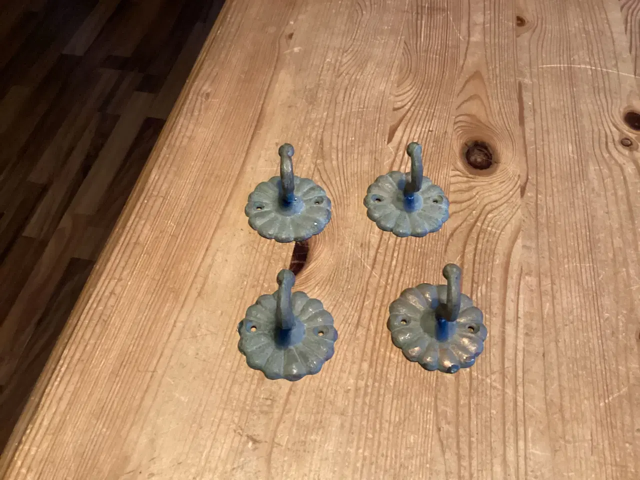 Billede 14 - Bodum Krus, Osteklokke, Porcelæns Knager, Og Mere.