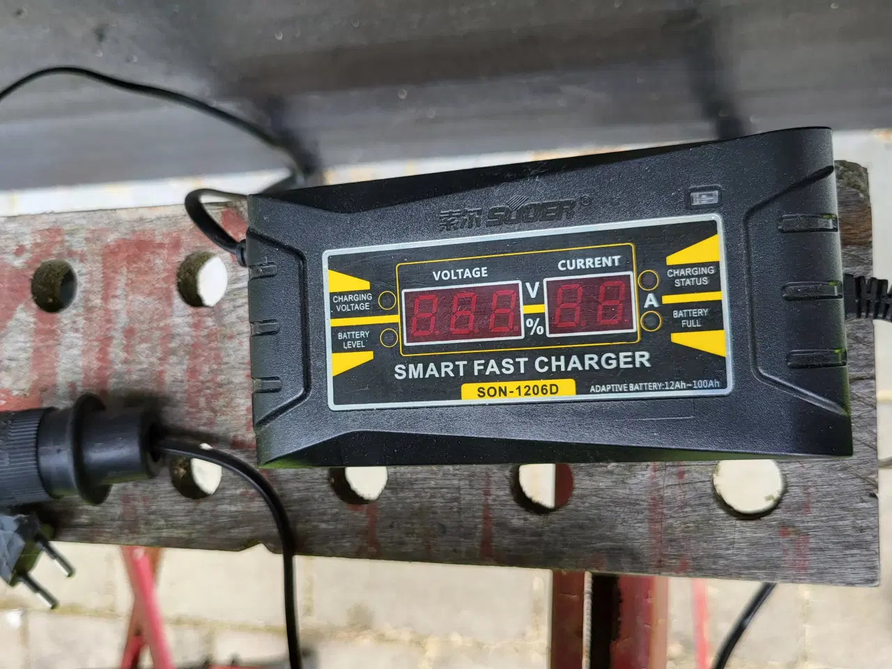 Billede 3 - Batteri kasse med 60 AH batteri og lader