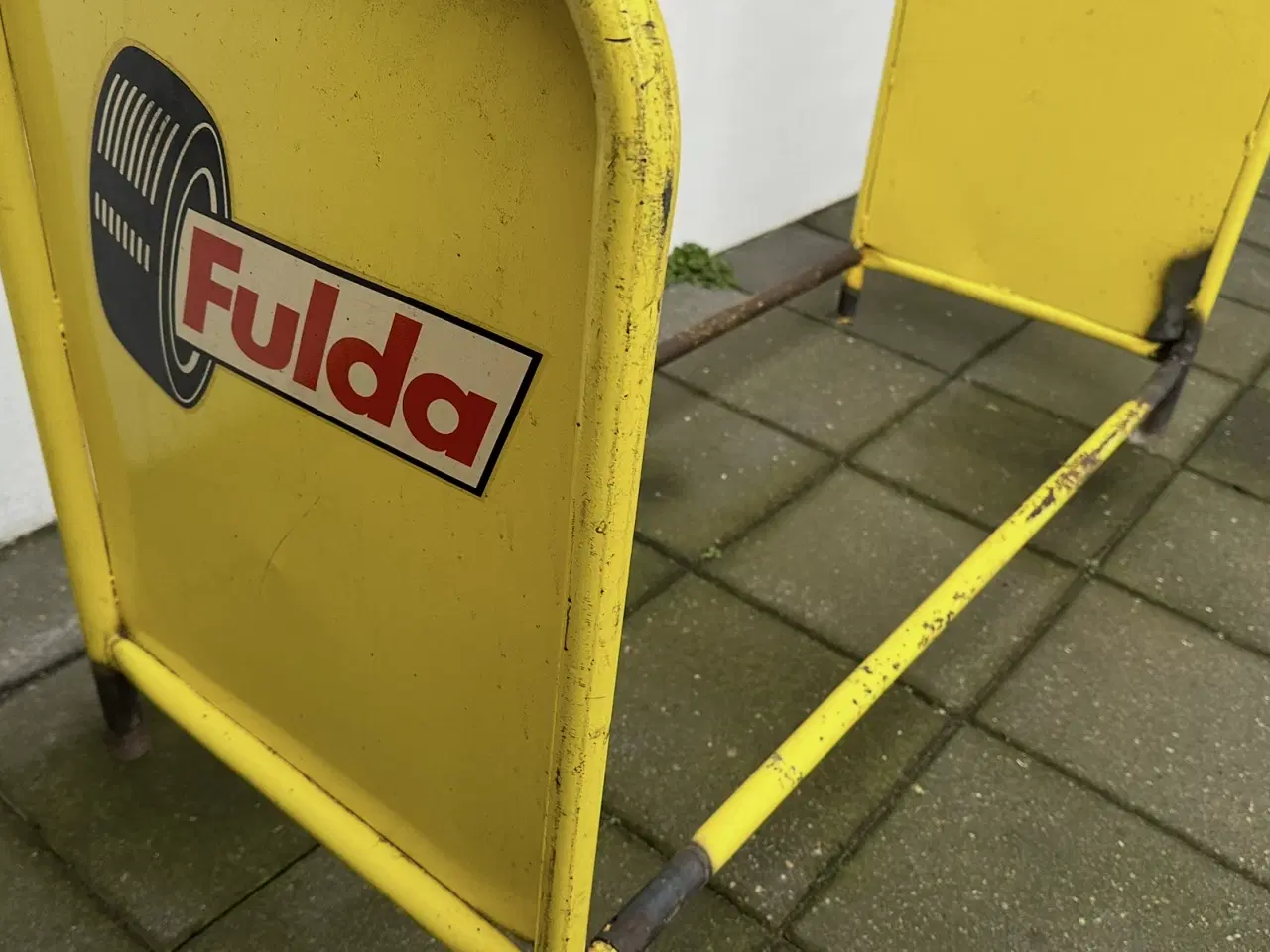 Billede 1 - Retro dækreol til garagen