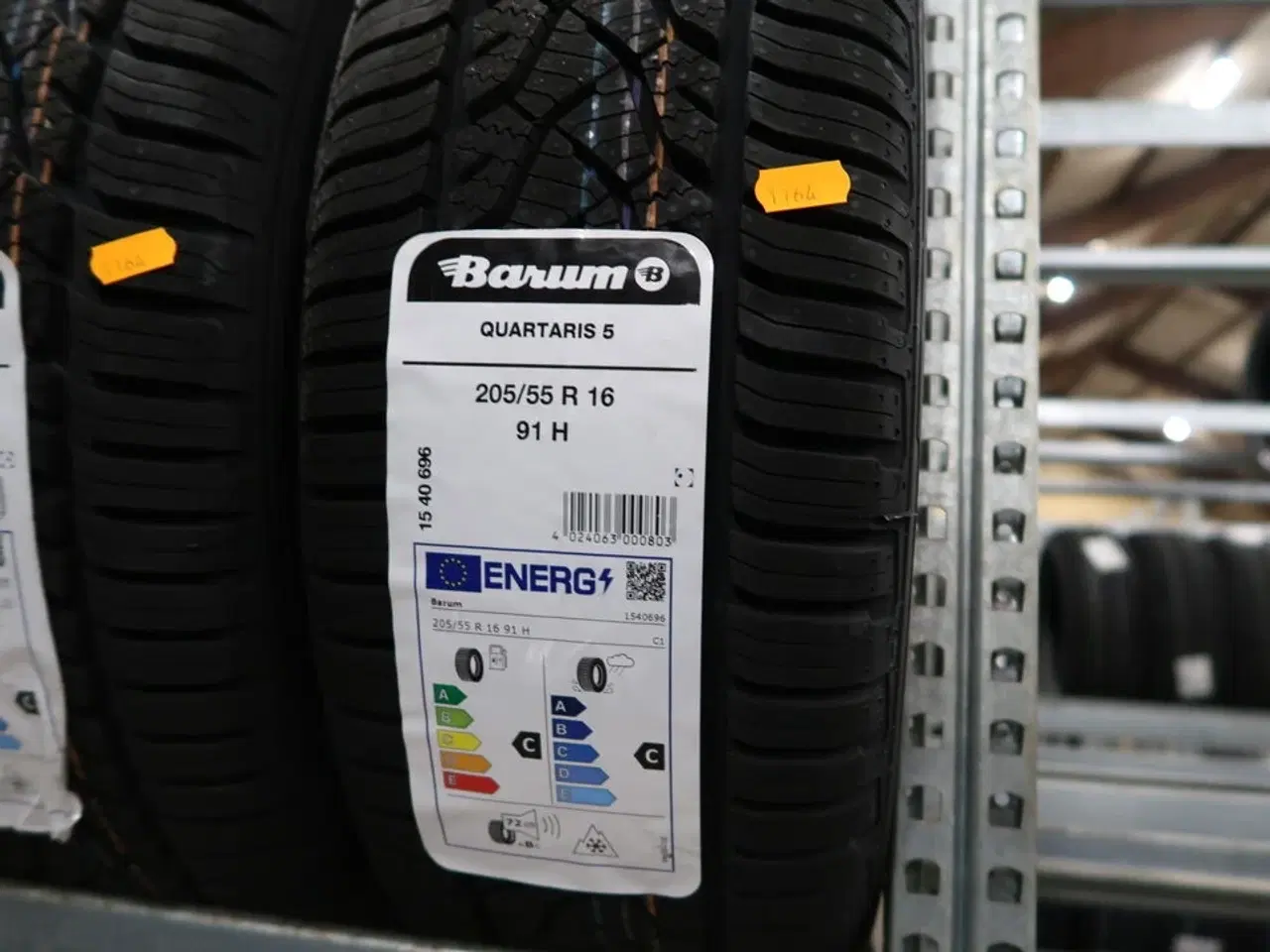 Billede 2 - 2 stk. dæk BARUM 205/55R16 91H