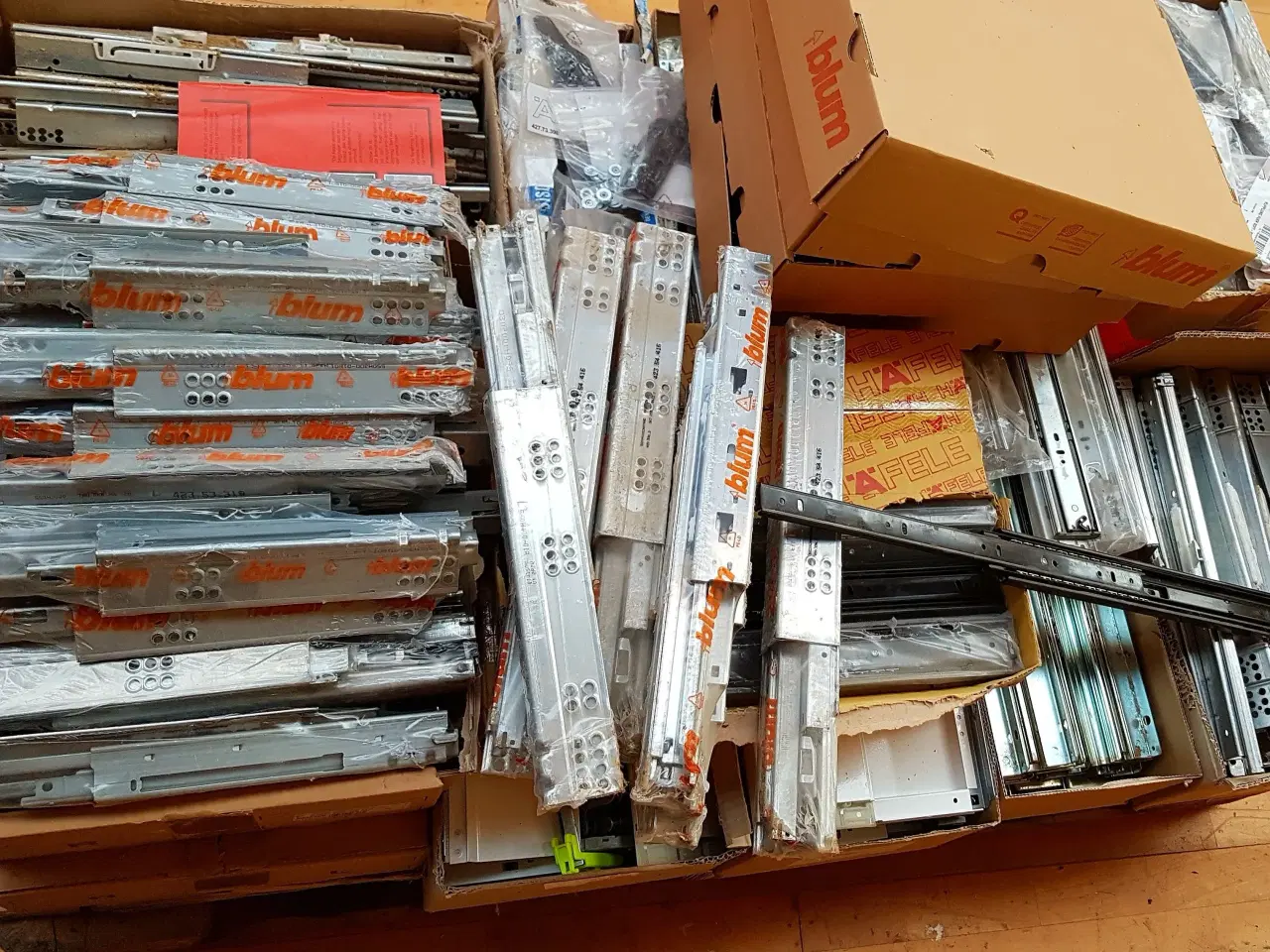 Billede 1 - Udtræksbeslag skuffebeslag