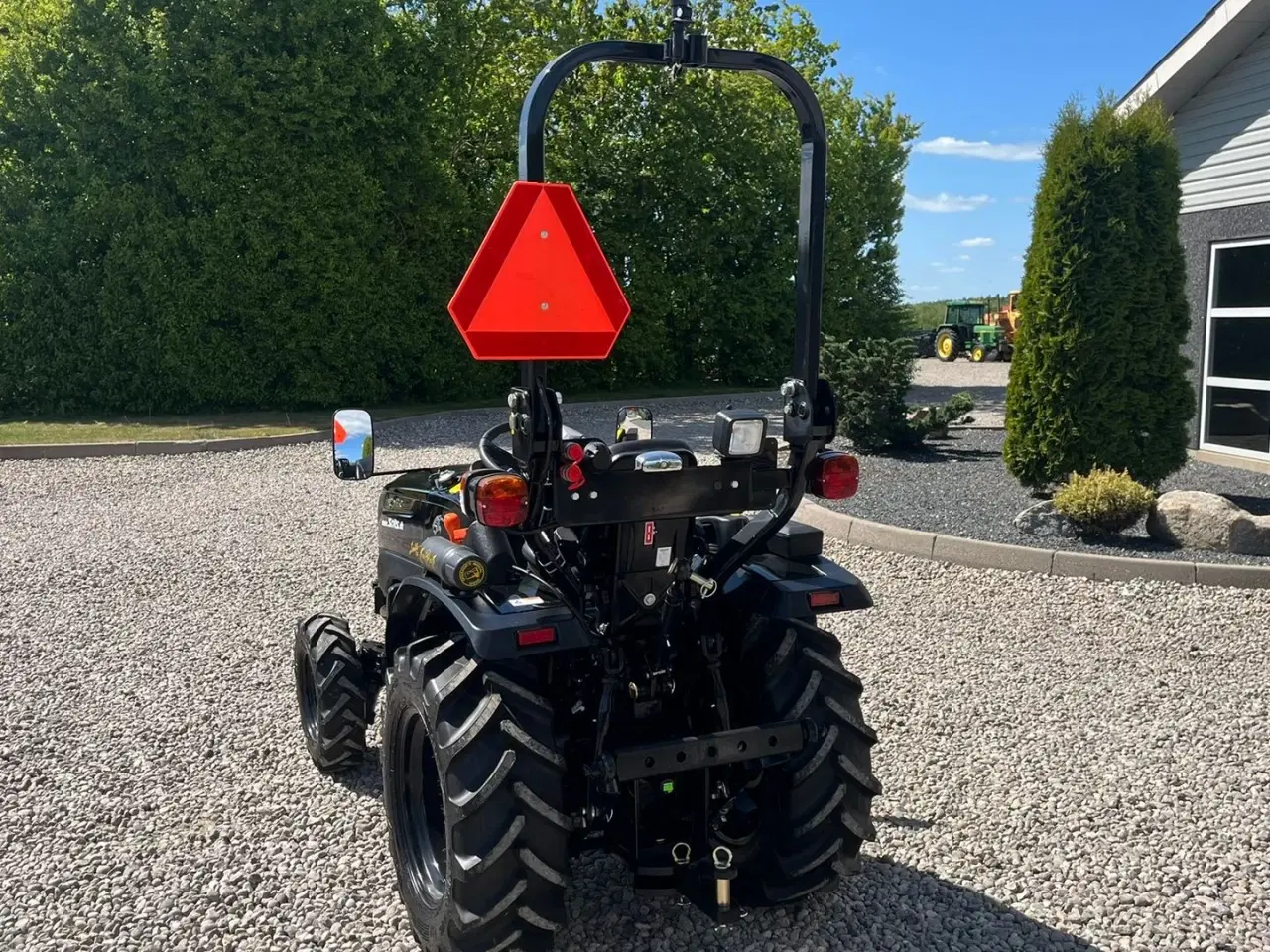 Billede 18 - Solis S26 Limited Edition i sort 6+2 Gearmaskine med Servostyring og brede traktorhjul