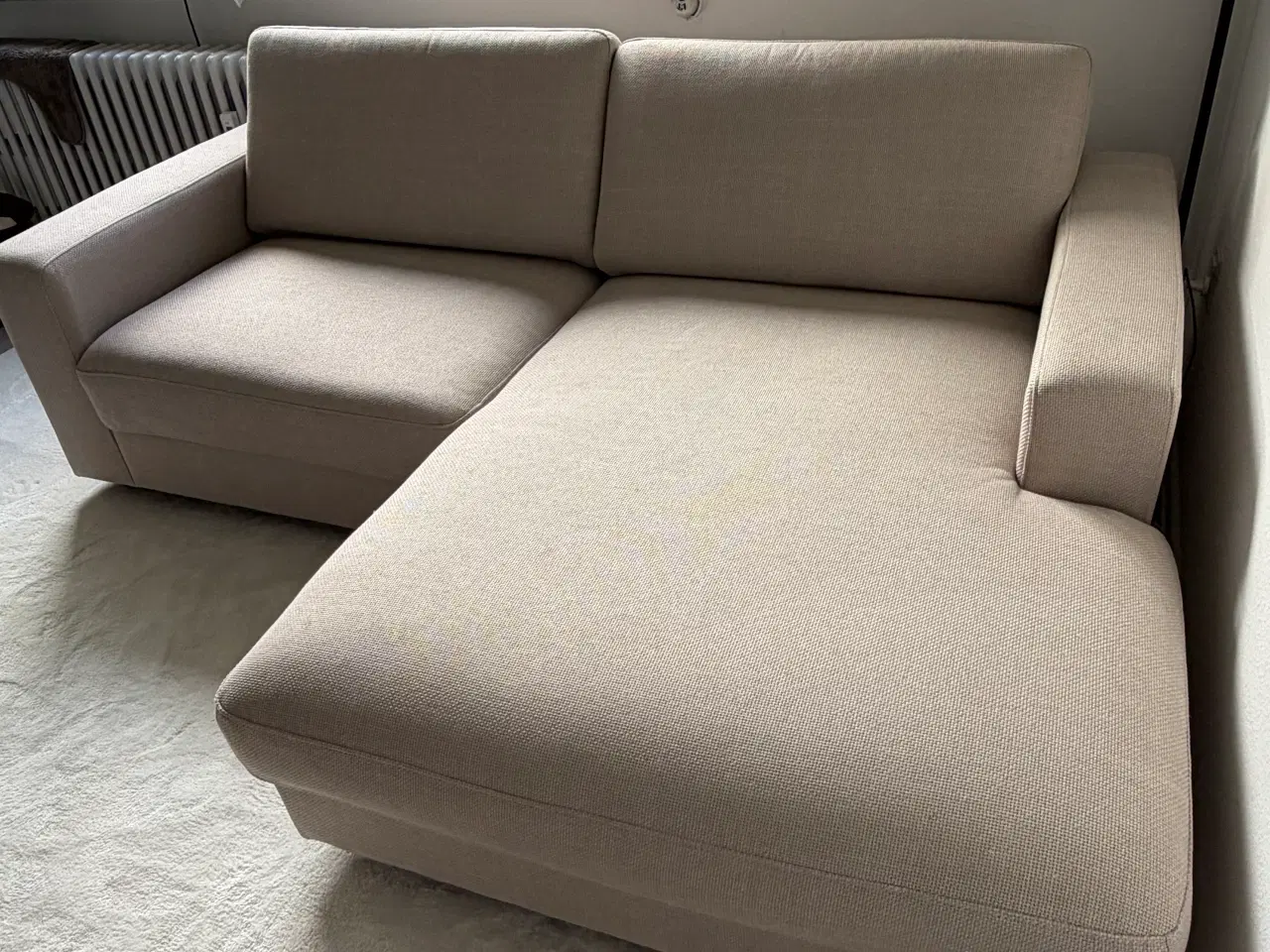 Billede 1 - Sofa med chaiselong i beige farve