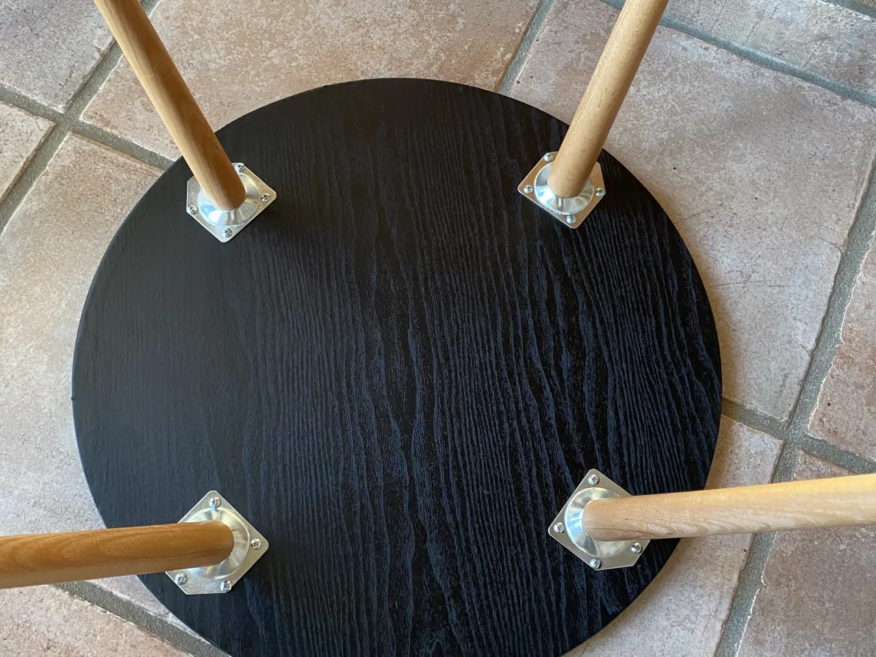 Billede 8 - 2 stole og 1 bord 