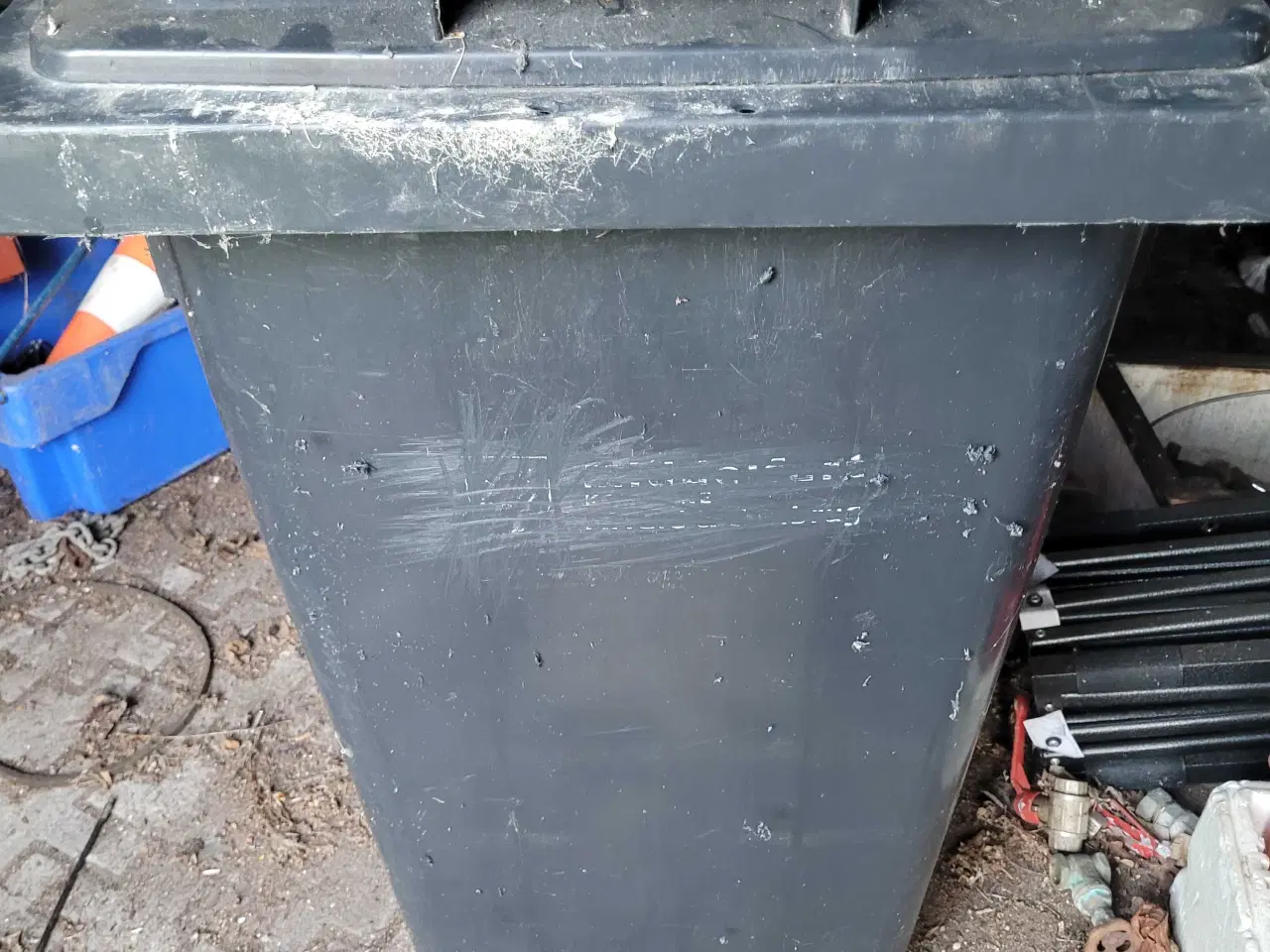 Billede 9 -  container 100kr pr stk til multimaskiner 250kr mm