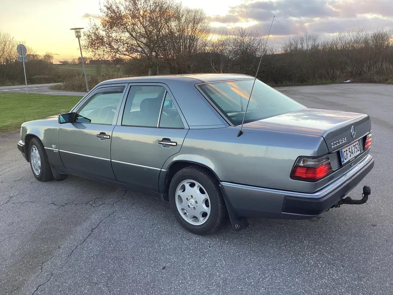 Billede 2 - Mercedes 300E-24