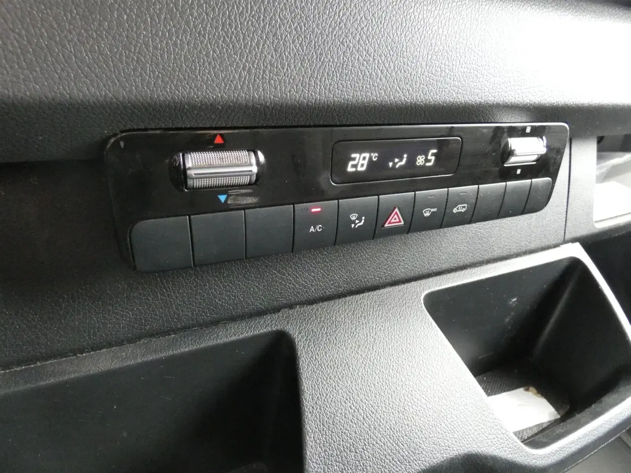 Billede 11 - Mercedes-Benz Sprinter 314 2,1 CDI A1 Alu kasse med lift 143HK Ladv./Chas. Aut.