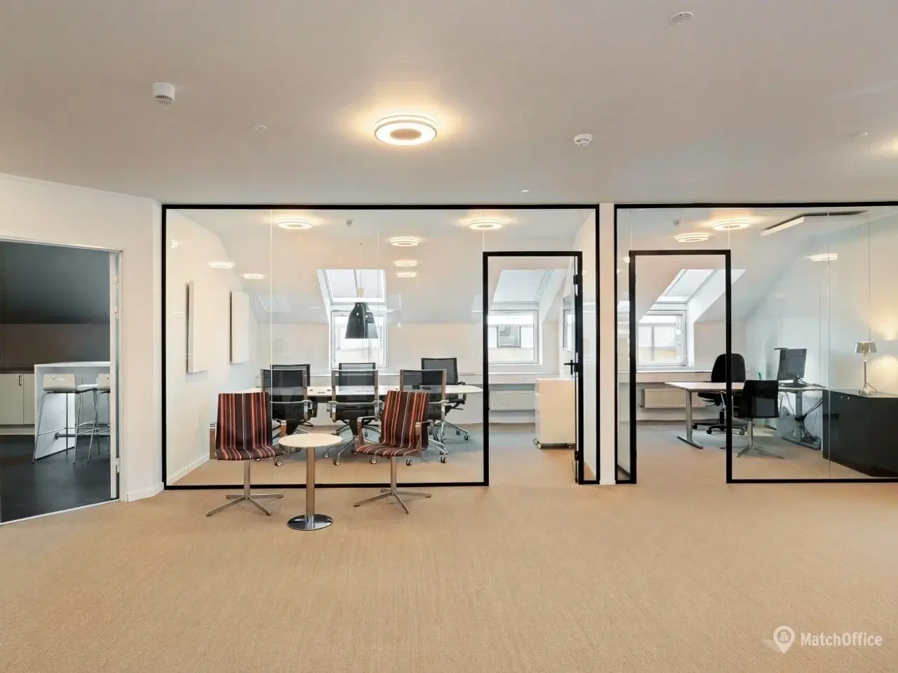 Billede 3 - Lyst og indbydende kontorlokale